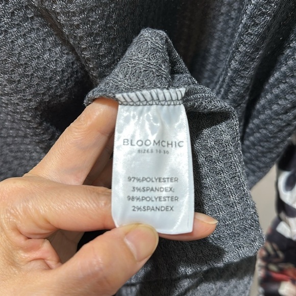 NWTs BloomChic Grey Waffle Knit Floral Print Blouse 2XL  - us size 18 - Picture 5 of 6